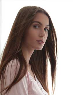 hena 22 year female call girls in Bhopal